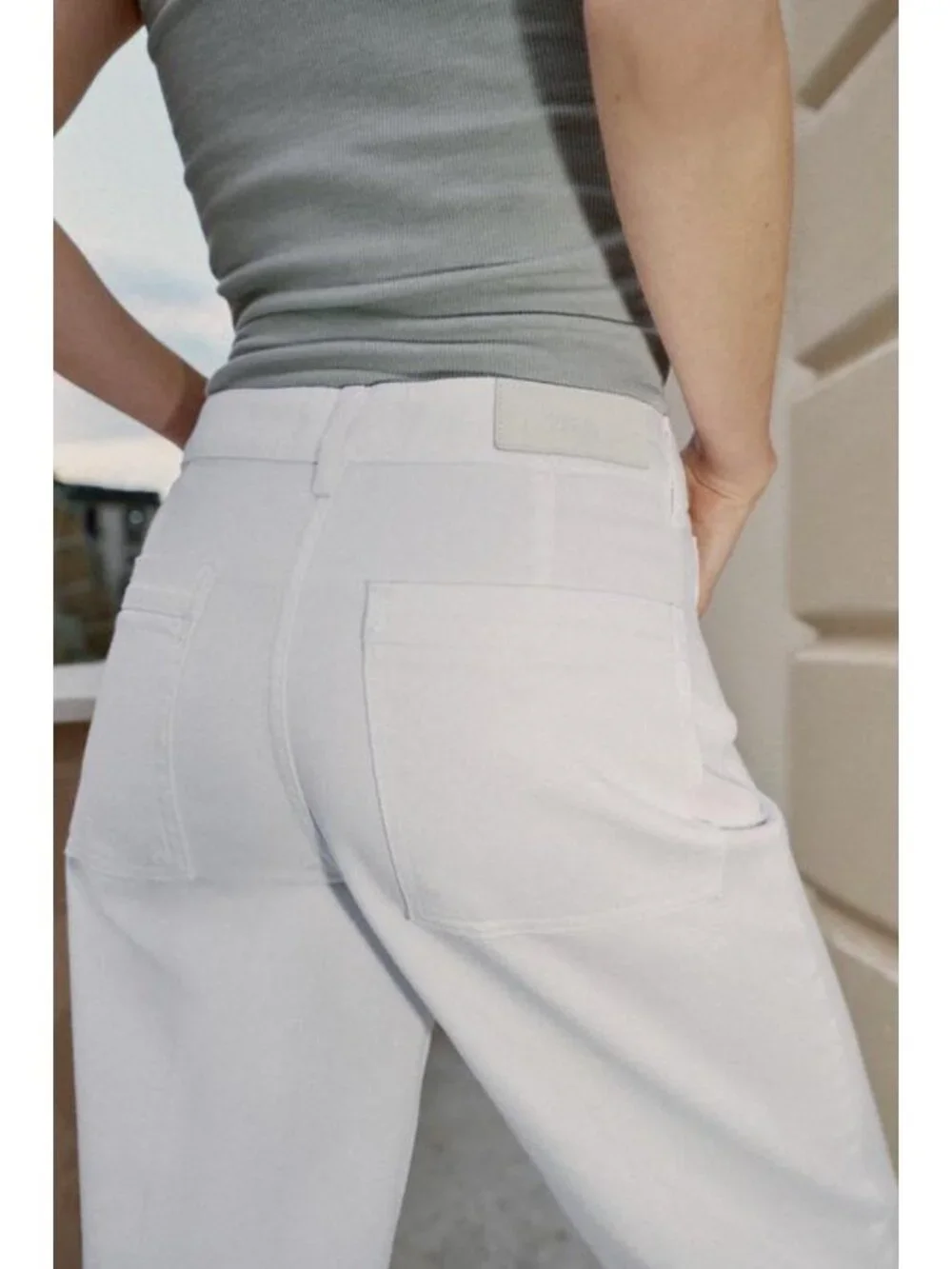 ZARA Z1975 MID-RISE STRAIGHT LEG JEANS